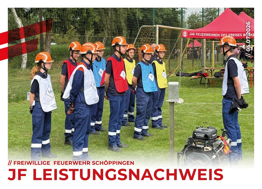 Mehrere Jugendfeuerwehrmitglieder treten an im Rahmen eines Leistungswettbewerbs für einen Löschangriff